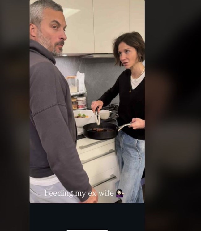 Σοφία Καρβέλα: Μαγειρεύει στο σπίτι της για τον πρώην σύζυγό της, Θανάση Πανουργιά