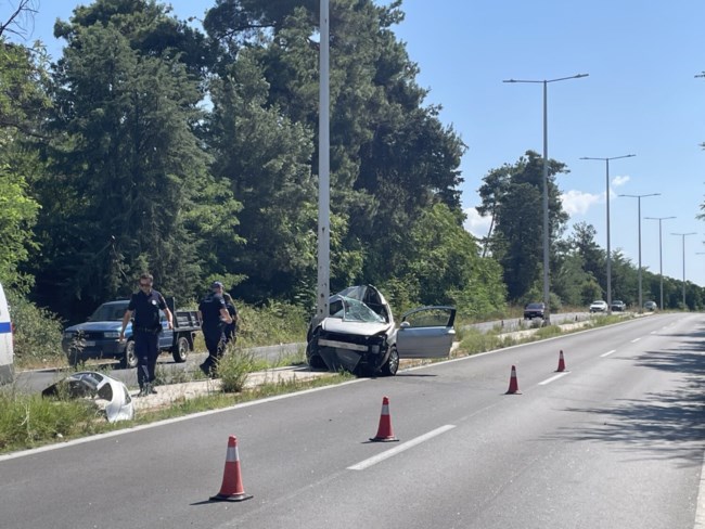 Τραγωδία στη Λάρισα: Νεκρή νεαρή γυναίκα σε τροχαίο - Έπεσε με το αυτοκίνητό της σε κολώνα [εικόνες]