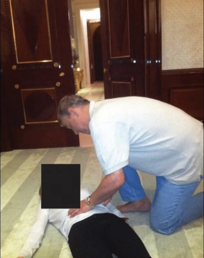 Υπόθεση: Επσταϊν: Τι αποκαλύπτουν τα εκατομμύρια νέα αρχεία για Γκέιτς, Μασκ, Τραμπ -Φωτό με τον πρίγκιπα Αντριου πάνω σε γυναίκα