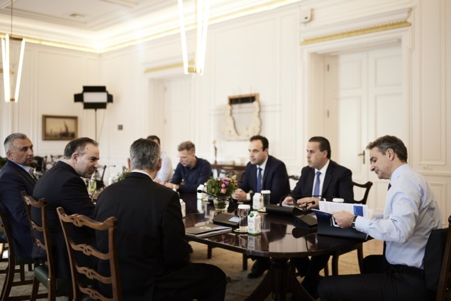 Σύσκεψη Μητσοτάκη για την Τεχνητή Νοημοσύνη: Η μελέτη "Generative AI Greece 2030" στο επίκεντρο
