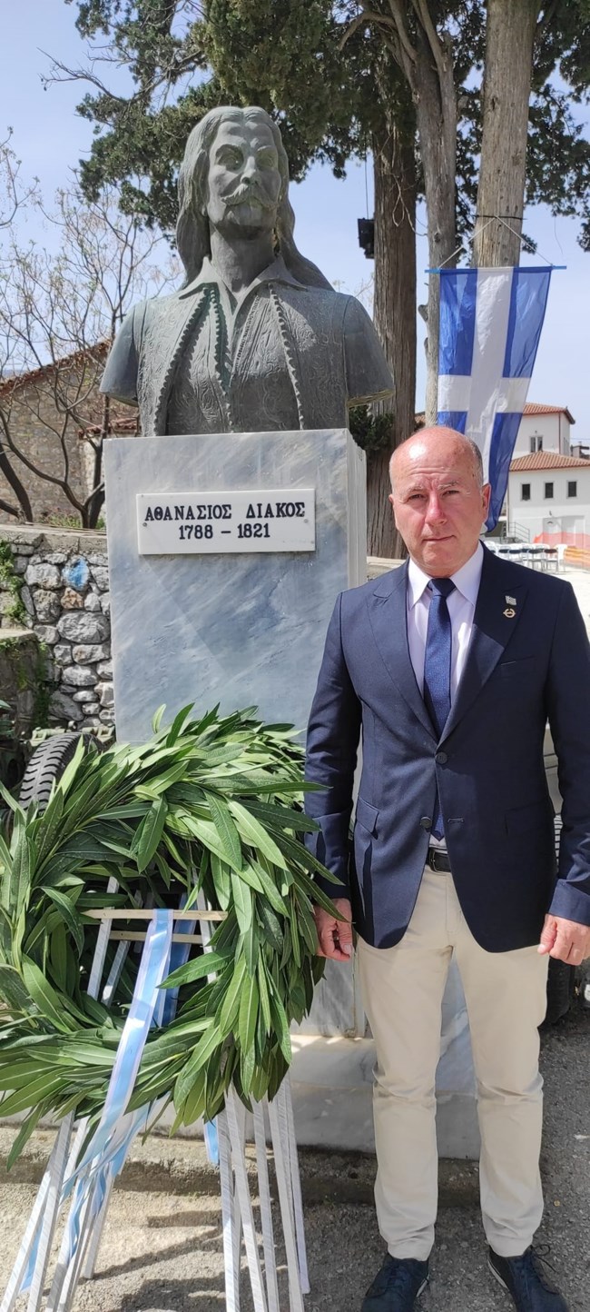 Βουλή: Η σκληρή κόντρα του Βελόπουλου με τον πατέρα του βουλευτή Φλώρου - Πώς φθάσαμε στον ξυλοδαρμό από τον γιο του