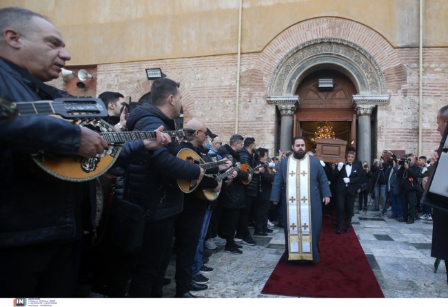 Βασίλης Καρράς
