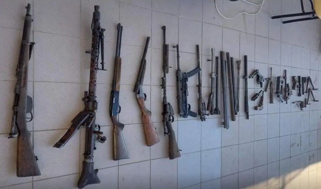 Φλώρινα: Βρέθηκαν κι άλλα όπλα στη στέγη του σπιτιού του ζευγαριού - Τι εξετάζουν οι Αρχές