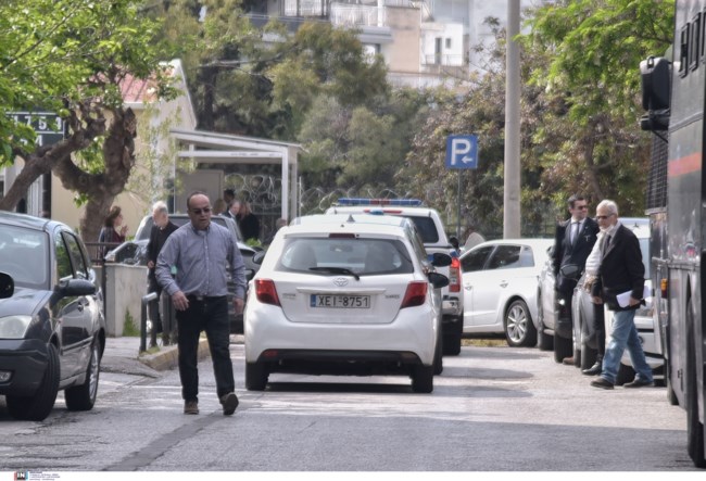 Στον ανακριτή οι δύο συλληφθέντες για τη δολοφονία Καραϊβάζ - Τι πρόκειται να υποστηρίξουν [εικόνες]