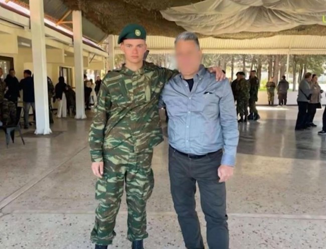 19ΧΡΟΝΟΣ ΣΤΡΑΤΙΩΤΗΣ