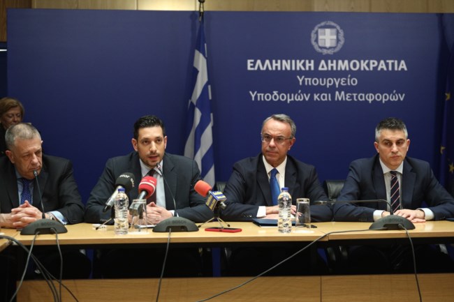 Σε εξέλιξη οι παραδόσεις-παραλαβές στα υπουργεία