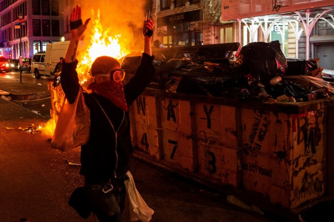 Έλληνας περιγράφει το χάος στο Λος Άντζελες: "Μπορεί ανα πάσα στιγμή να σε σκοτώσουν"