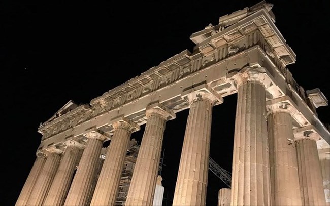 Νέος φωτισμός της Ακρόπολης: Την Τετάρτη στην Πνύκα τα επίσημα εγκαίνια με καλεσμένους έκπληξη