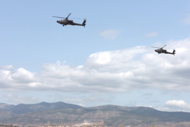 ελικόπτερα Apache