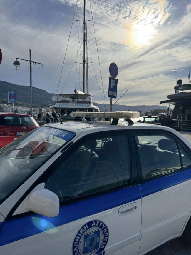 Πόρος: Απειλή για βόμβα στο Flying Cat ΙΙΙ - 287 επιβάτες χρειάστηκε να αποβιβαστούν