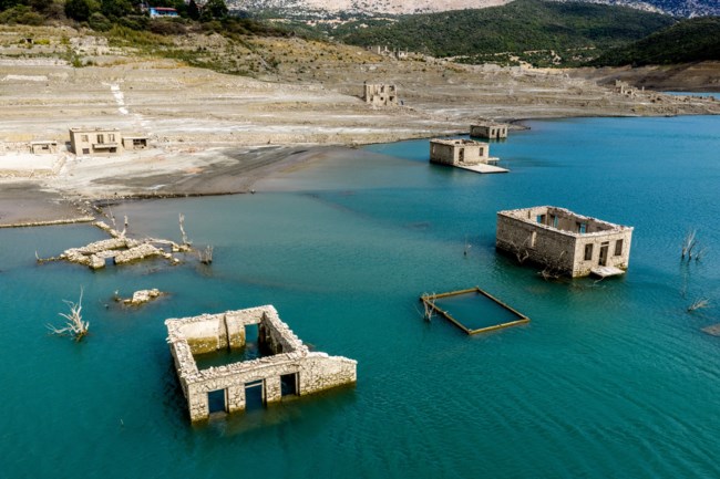 ΒΥΘΙΣΜΕΝΟ ΧΩΡΙΟ ΚΑΛΛΙΟ