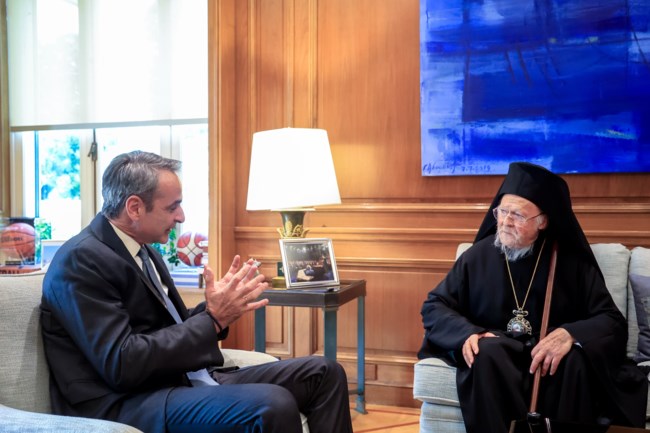 Συνάντηση Μητσοτάκη με Βαρθολομαίο: "Η ελληνική Πολιτεία στέκεται πάντα δίπλα στο Πατριαρχείο"