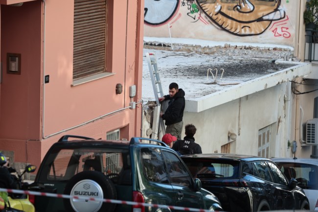 Κυψέλη: Ανδρας μαχαίρωσε τη γυναίκα του στον λαιμό και έπεσε από την ταράτσα - Βρέθηκε ιδιόχειρο σημείωμα