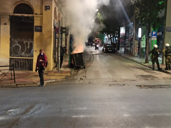 Πορεία για Γρηγορόπουλο: Μολότοφ και χημικά στη Θεσσαλονίκη, οδομαχίες και "κυνηγητό" στα Εξάρχεια [Εικόνες-Βίντεο]