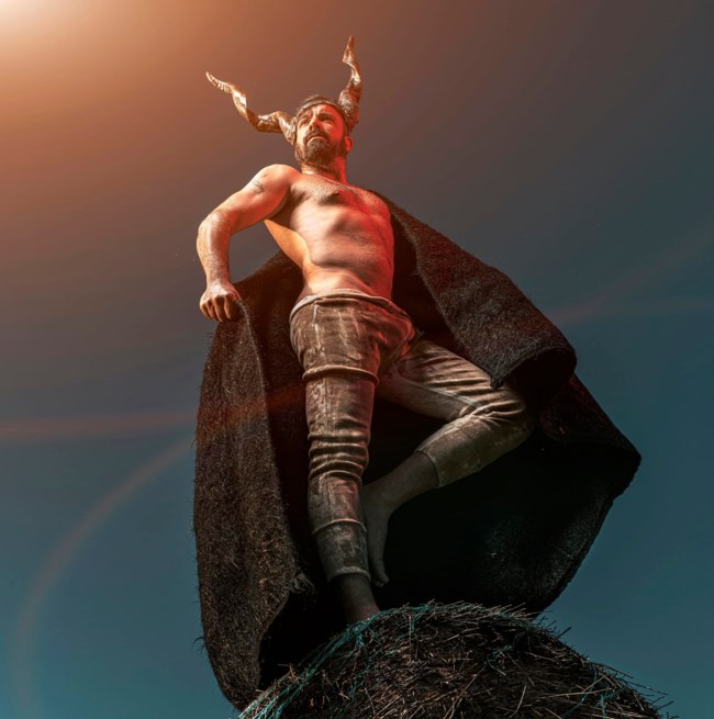 ΣΕΞΙ ΑΓΡΟΤΕΣ