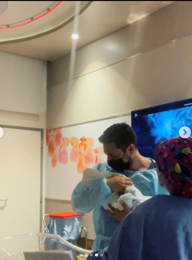 Πατέρας για πρώτη φορά ο Κωνσταντίνος Κυρανάκης - Οι φωτογραφίες του μωρού από το μαιευτήριο