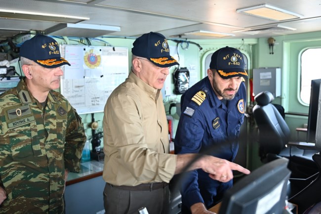 Στη φρεγάτα "Ύδρα" στην Ερυθρά Θάλασσα ο Νίκος Δένδιας: "Προστατεύοντας τα εθνικά μας συμφέροντα" [εικόνες - βίντεο]