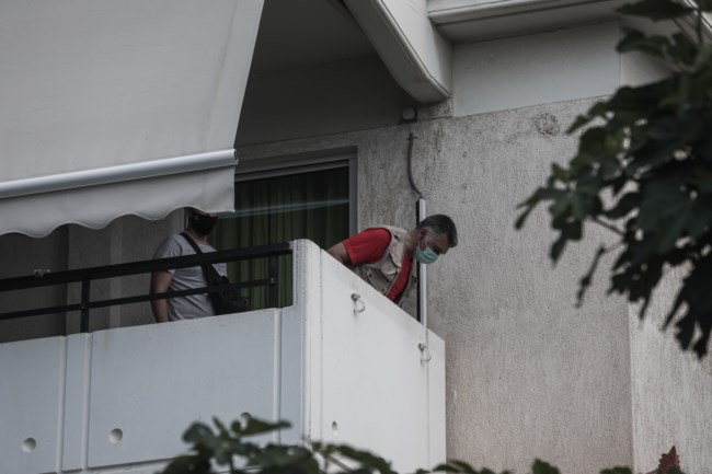 Αλιμος: Τι βλέπει η ΕΛ.ΑΣ. πίσω από τους πυροβολισμούς σε πολυκατοικία - Σενάριο να προήλθαν από όχημα