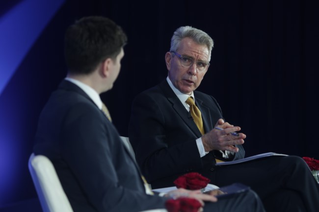 ΤΖΕΦΡΙ ΠΑΙΑΤ ΠΡΕΣΒΗΣ ΗΠΑ