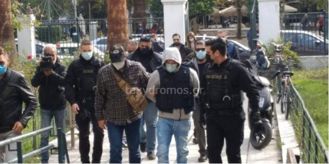 Η ώρα της απολογίας για τον 39χρονο ο οποίος έσφαξε τη νονά του με 42 μαχαιριές, στο Βόλο