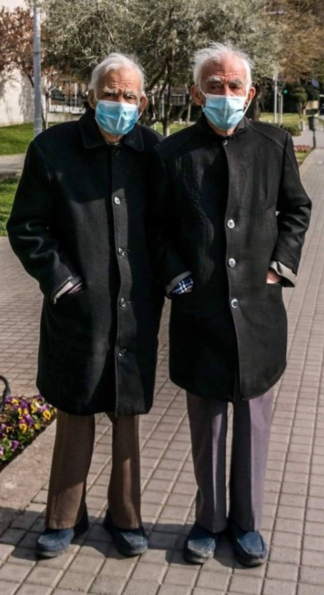 Πέθανε ο Ανέστης, ο ένας από τους αγαπημένους δίδυμους της Θεσσαλονίκης - Ο αδερφός του το έμαθε 10 μήνες μετά