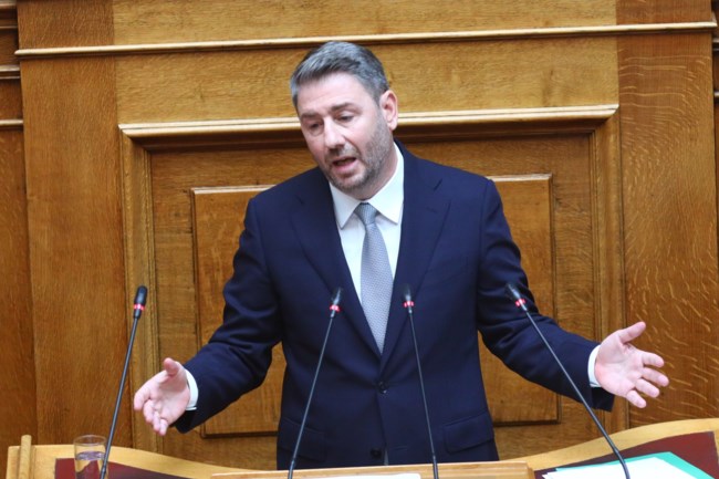 Μονομαχία Μητσοτάκη - Ανδρουλάκη για την ακρίβεια: "Δεν θα βαφτίσω το κρέας ψάρι" - "Μέτρα παρωδία"