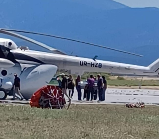 Συγκίνηση στη Σάμο: Τελευταία πτήση για τον άτυχο 49χρονο Έλληνα πιλότο - Η μεταφορά της σορού