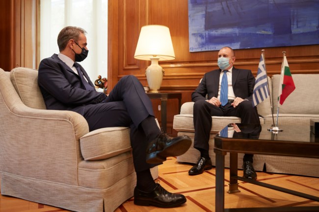 Συνάντηση Μητσοτάκη - Ράντεφ: Τι είπαν για την αμυντική συνεργασία