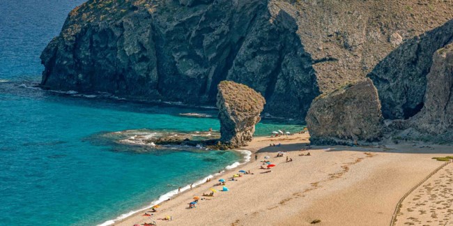 playa-de-los-muertos