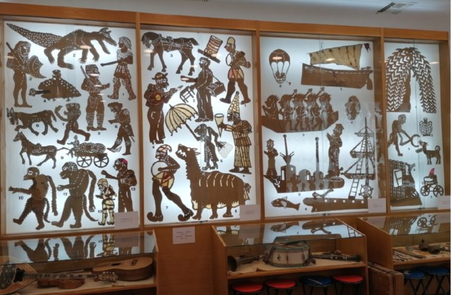 Νεότερο μνημείο η συλλογή του Σπαθαρείου Μουσείου Θεάτρου Σκιών - 465 αντικείμενα με μεγάλη ιστορία