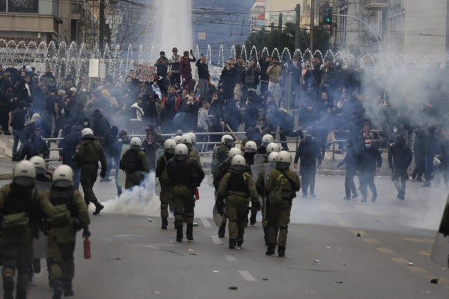 Νέες εικόνες από τα επεισόδια στο κέντρο της Αθήνας