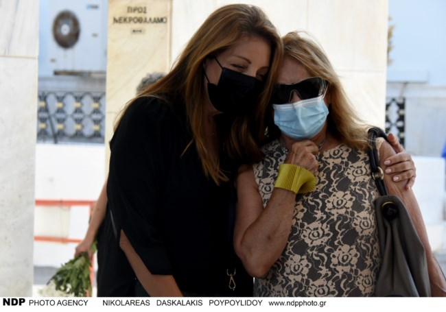 ΑΝΤΖΕΛΑ ΓΚΕΡΕΚΟΥ ΑΝΝΑ ΦΟΝΣΟΥ
