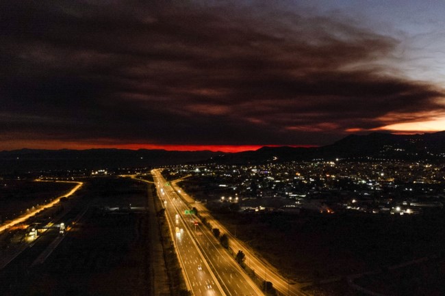 Φωτιά στην Αθήνα από Ξυλόκαστρο
