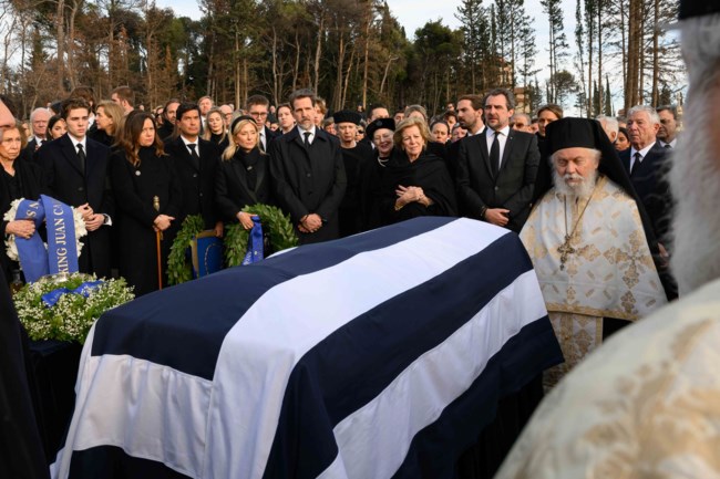 Κηδεία τέως βασιλιά: Γιατί δεν άνοιξε το φέρετρο - Η αποκάλυψη για την αρρώστια του