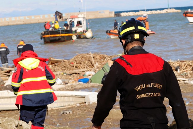 Πλημμύρες στην Ιταλία: Ανασύρθηκε η σορός ενός 5χρονου κοριτσιού στο νησί Ισκια [εικόνες - βίντεο]