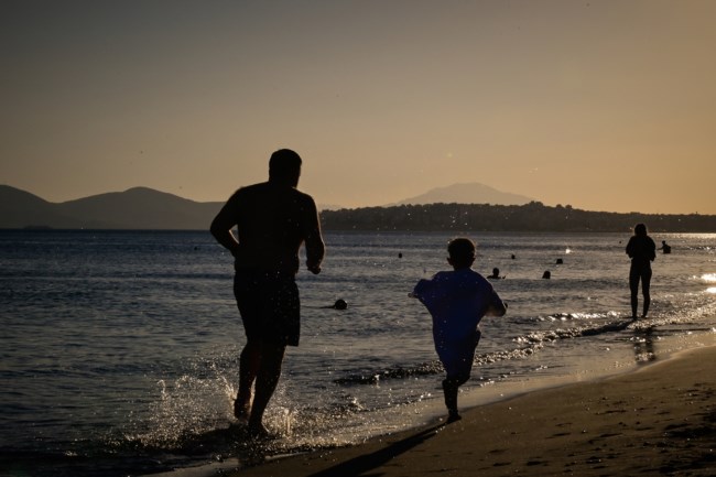 Καμίνι η χώρα από αύριο: Ισχυρός καύσωνας διαρκείας με 45άρια: Δύσκολες και οι νύχτες - Οι  πόλεις που θα… "βράσουν"