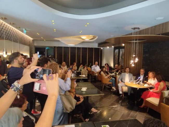 Η Μιμή Ντενίση ετοιμάζει σειρά που προορίζεται για το Netflix - Όλες οι λεπτομέρειες για το "Madre - Μάνα"