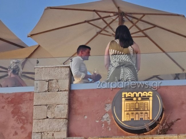Αρχισαν οι εκδηλώσεις του γάμου Κασσελάκη: Δείπνο με θέα το ενετικό λιμάνι των Χανίων και κοκτέιλ υπό το άρωμα γιασεμιού - Εικόνες