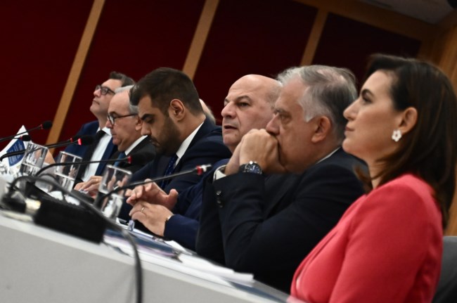 Τα μέτρα στήριξης των επιχειρήσεων: Κίνητρα για εξαγορές και συγχωνεύσεις - Golden visa για επενδύσεις σε start-up