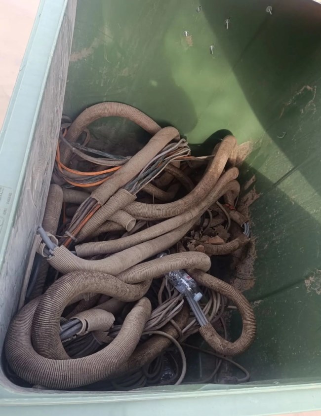 Αυτός είναι ο 37χρονος Ρομά που έβαλε τη φωτιά στο Μενίδι - Εκαψε καλώδια για να πάρει τον χαλκό