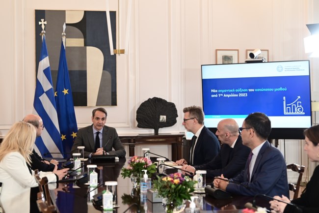 Στα 780 ευρώ ο κατώτατος μισθός από την 1η Απριλίου - Αύξηση 9,4% ανακοίνωσε ο Μητσοτάκης