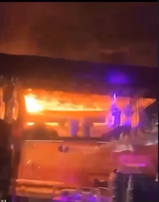 Πρωτοχρονιάτικη τραγωδία στην Ελβετία με 47 νεκρούς: Η στιγμή που το ταβάνι πιάνει φωτιά από "βεγγαλικό" σε μπουκάλι σαμπάνιας