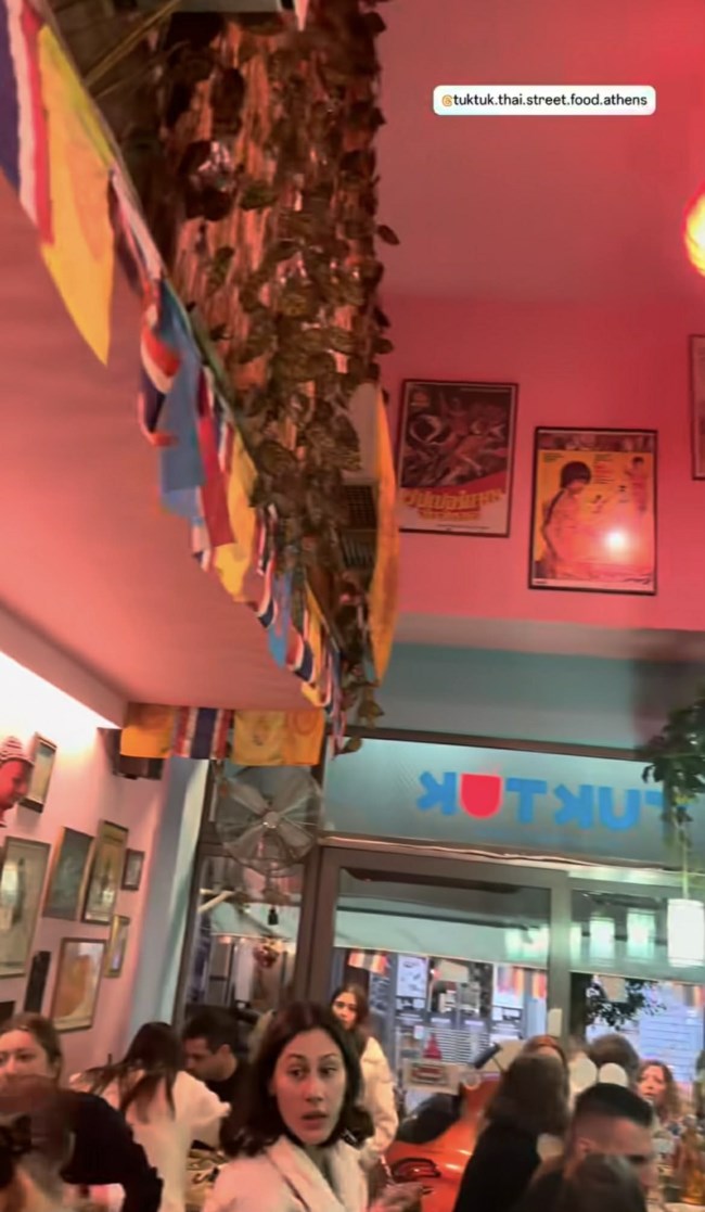 Πέτρος Κωστόπουλος: Σε ταϊλανδέζικο εστιατόριο στο Κουκάκι