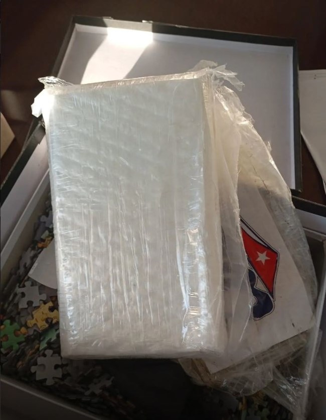 "Ελ. Βενιζέλος": Εντοπίστηκαν δέματα με πάνω από δύο κιλά κοκαΐνη - Συνελήφθη 28χρονος