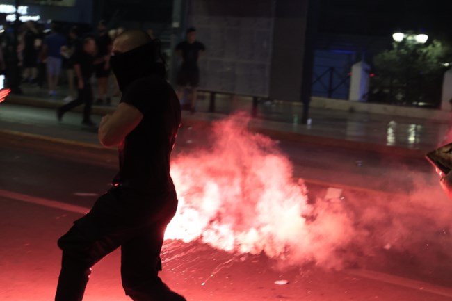 επεισοδια συνταγμα