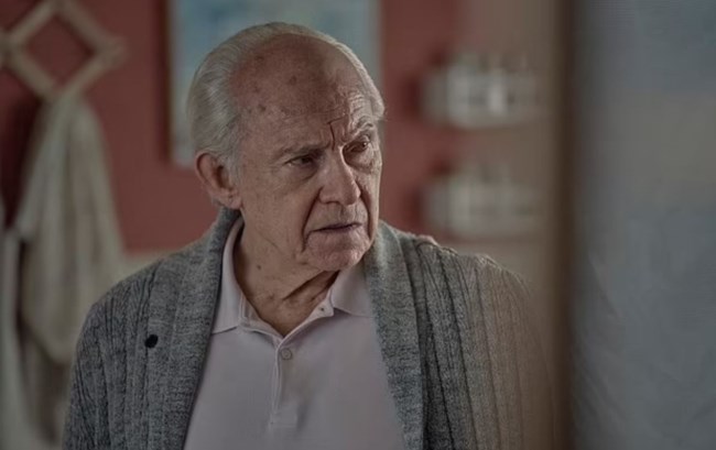 ΛΑΛΕ ΚΑΙ ΓΚΙΤΑ ΕΠΙΖΗΣΑΝΤΕΣ ΟΛΟΚΑΥΤΩΜΑΤΟΣ