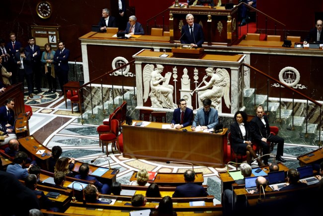 Πολιτικό χάος στη Γαλλία: Ο πρωθυπουργός παρακάμπτει τη Βουλή για τον προϋπολογισμό - Η αντιπολίτευση έτοιμη να τον ρίξει