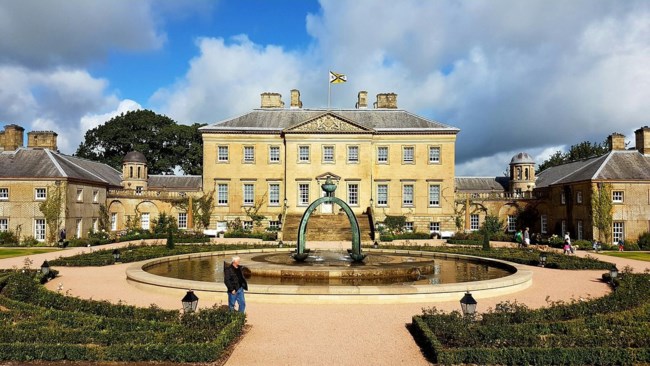 Η συνάντηση Καρόλου με Μητσοτάκη στο Dumfries House: Τα σχέδια για την αξιοποίηση του Τατοΐου