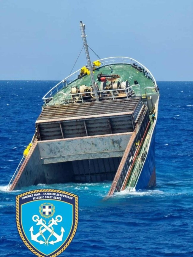Κρήτη: Βυθίστηκε το φορτηγό πλοίο ανοιχτά της Σητείας - Εντυπωσιακές εικόνες