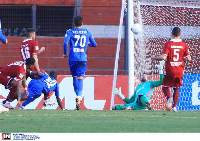 Θρίαμβος της Λαμίας: Επικράτησε της Λάρισας και έβαλε τους "βυσσινί" σε τροχιά υποβιβασμού